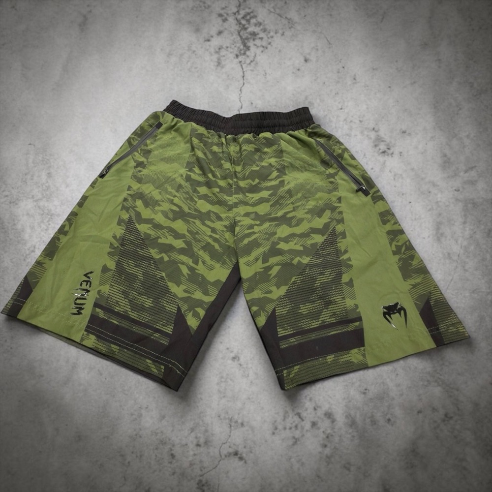 Venum Training Shorts Mens Large Green Camo MMA Gym Athletic Zipper Pockets